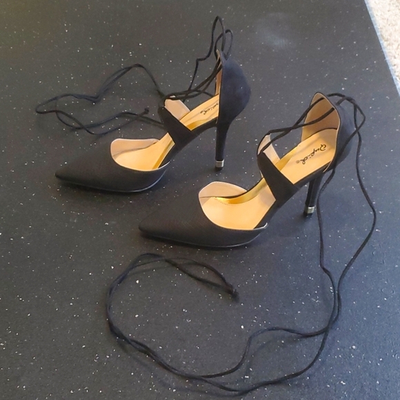 Qupid black lace up heels, women's size 8 - Picture 1 of 6